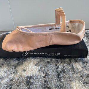 NEW! Theatricals Girls Beginner Leather Full Sole Ballet Shoes